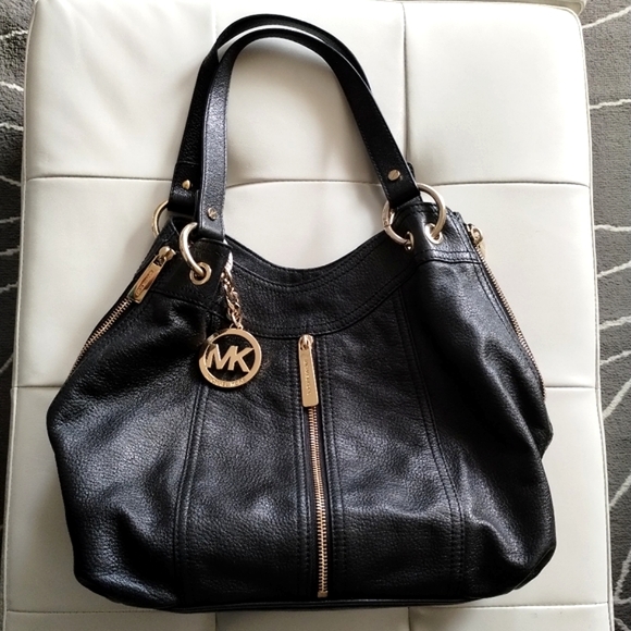 Michael Kors Black Leather Zippered Bag with Dust Bag EUC - Picture 6 of 16